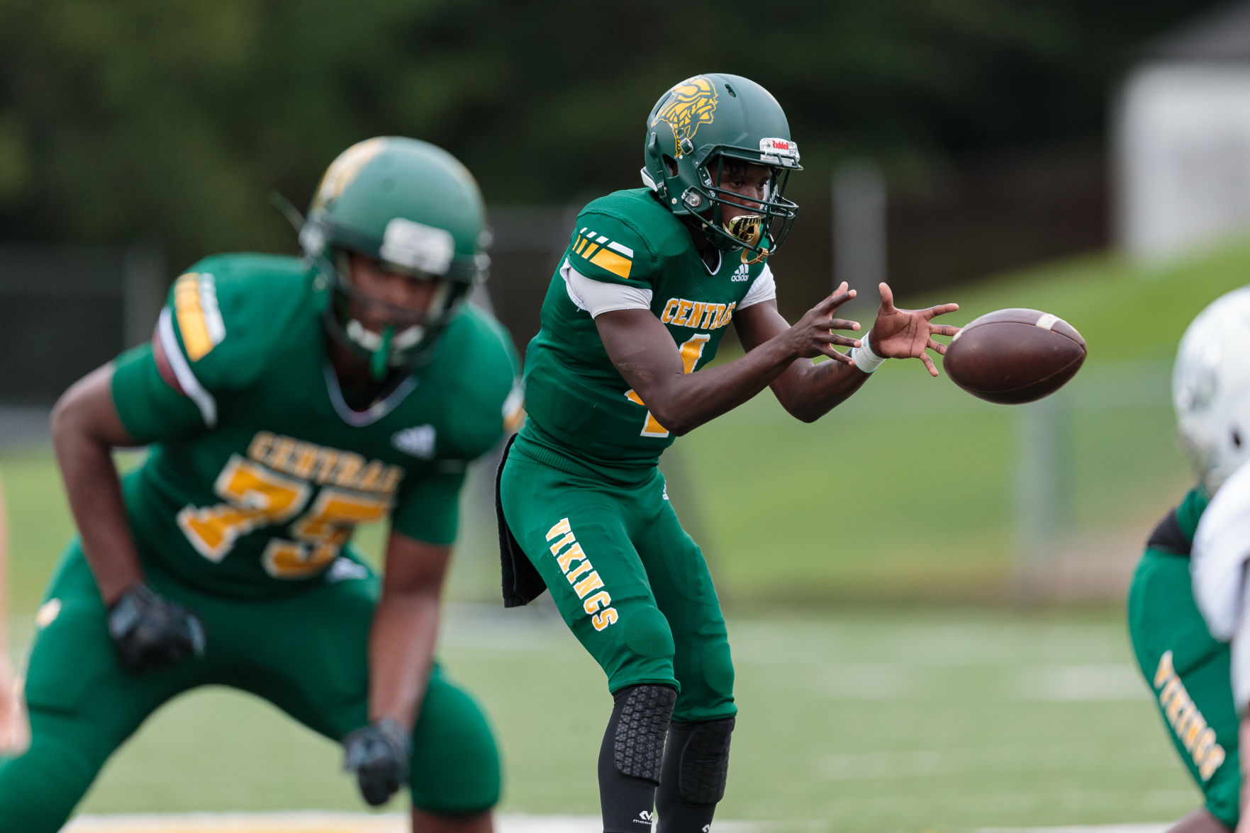 The Ragin' Bulls come from behind in the Battle of the Horns to defeat the Vikings 27-20.